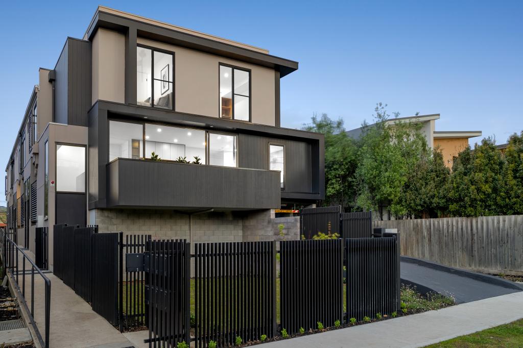 6/24 STATION AVE, MCKINNON, VIC 3204