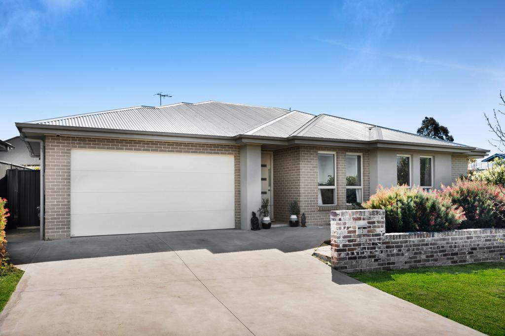 3 & 3a Grey Box Cct, Tahmoor, NSW 2573