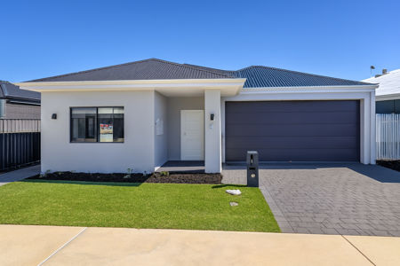 7 OLGIATA RD, MEADOW SPRINGS, WA 6210