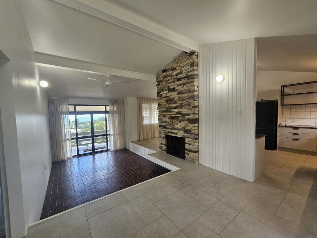 9 Woomerah Ave, Cannonvale, QLD 4802