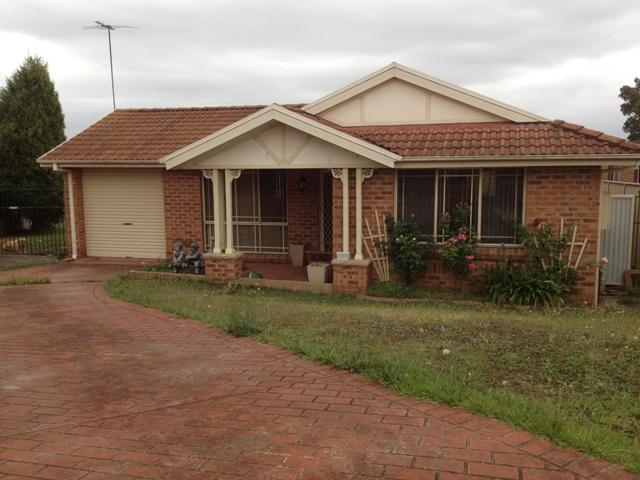 7 Bowden Cl, Green Valley, NSW 2168