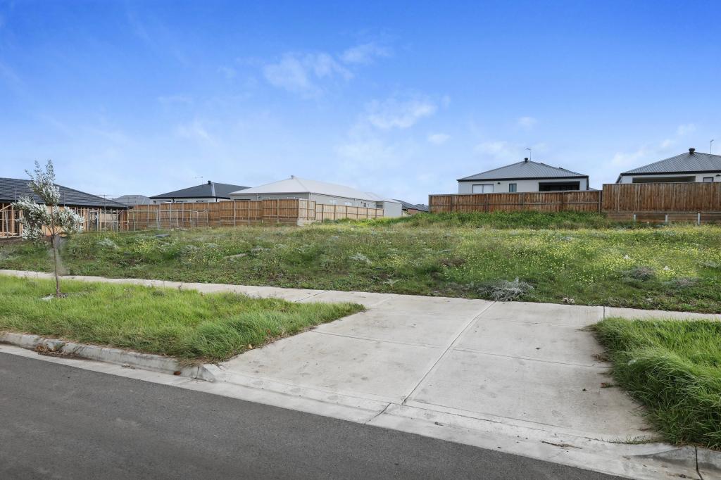 6 RUBRUM RD, SUNBURY, VIC 3429