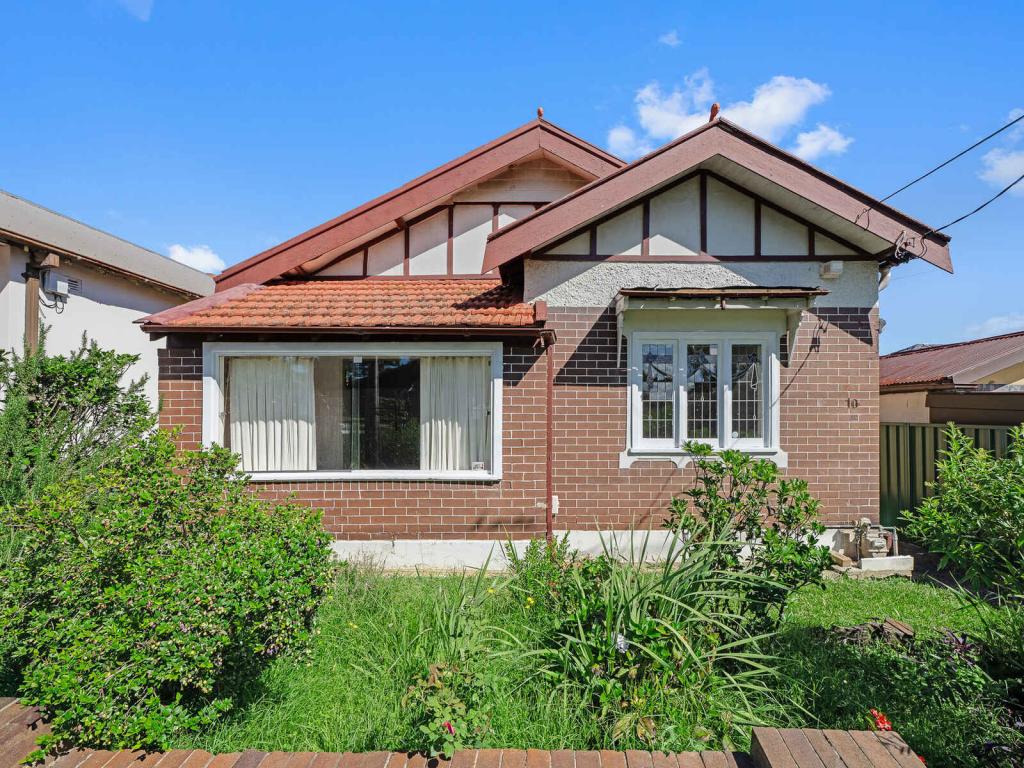 10 Unwin St, Canterbury, NSW 2193