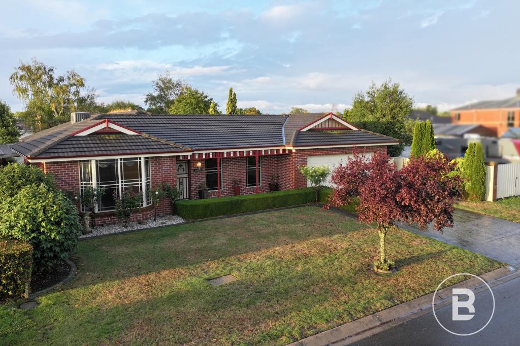 4 Scarborough Cres, Alfredton, VIC 3350