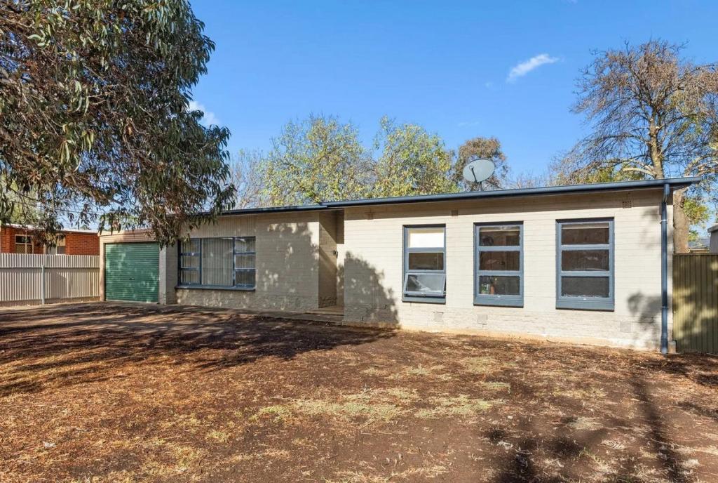 25 Greenwood Cres, Smithfield Plains, SA 5114