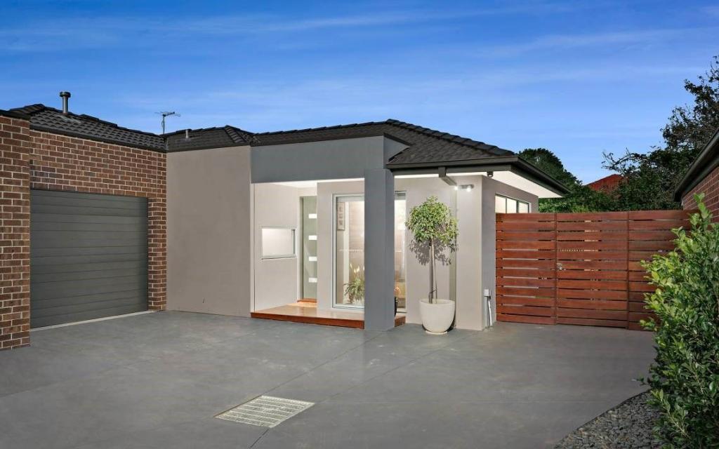 2/1 ROYLE ST, FRANKSTON, VIC 3199