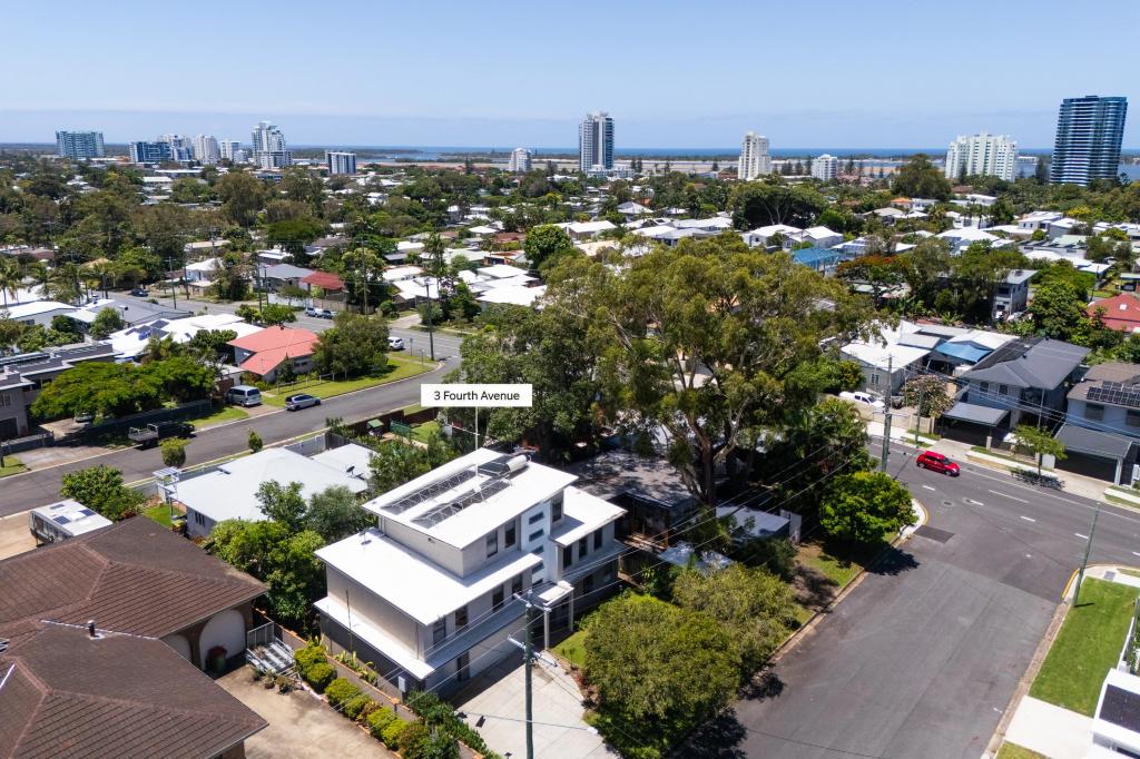 3 Fourth Ave, Labrador, QLD 4215