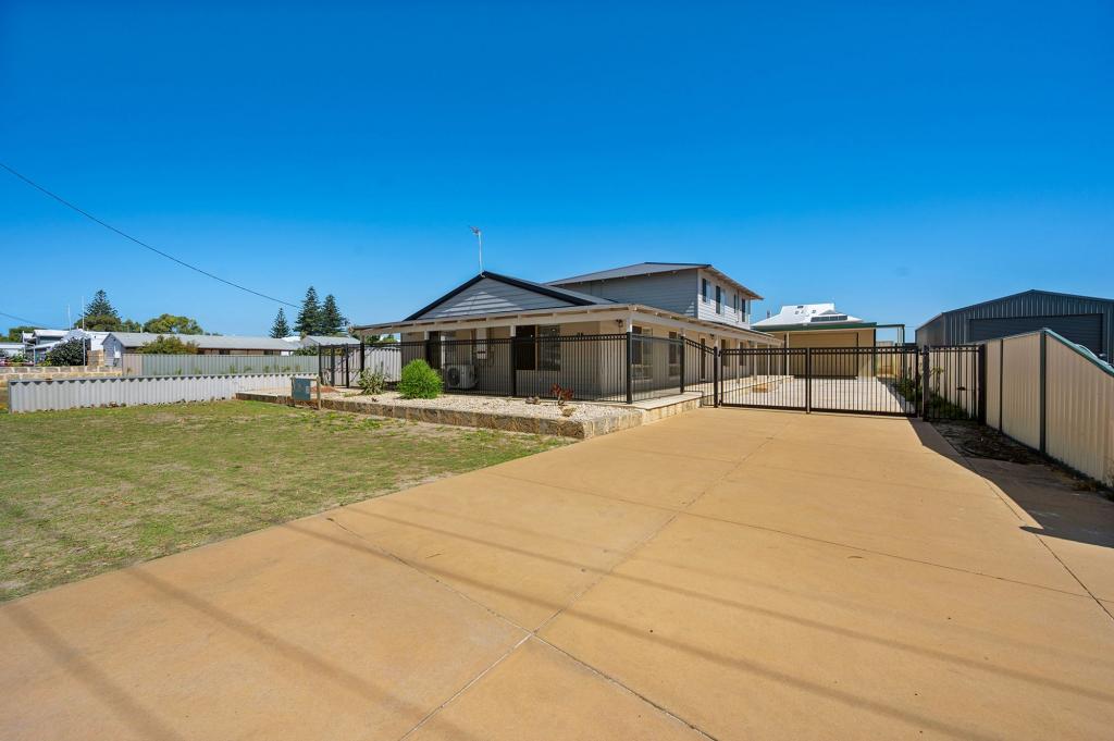 98 Gingin Rd, Lancelin, WA 6044