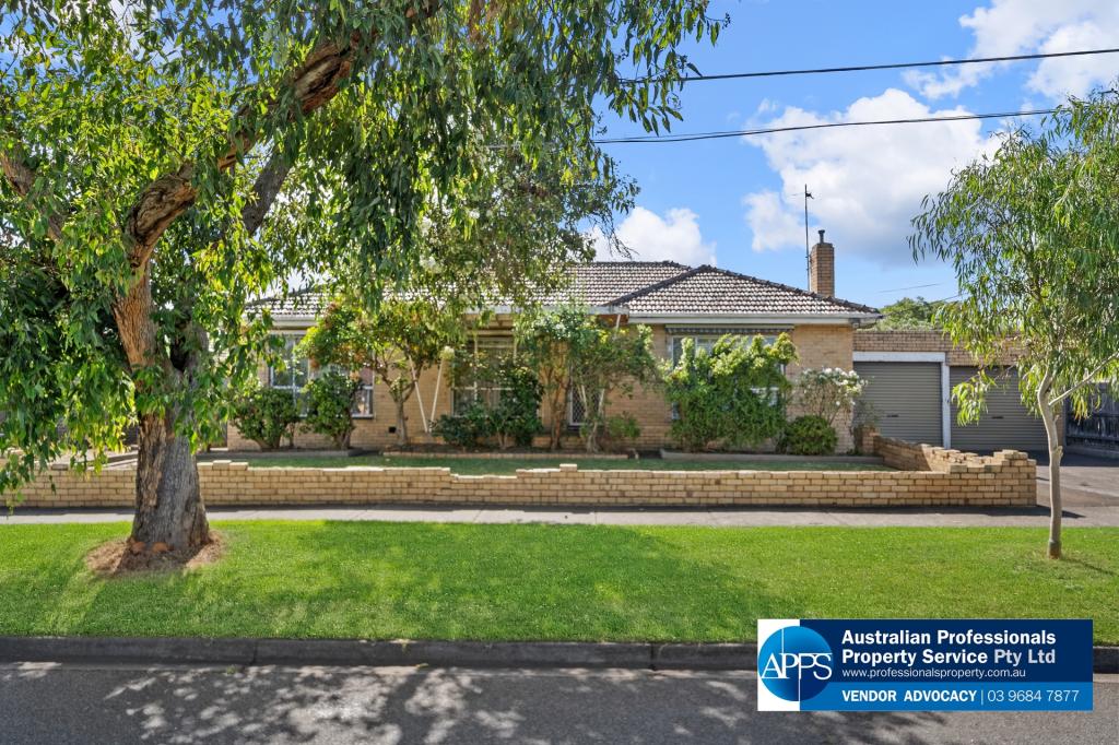 2 Mcfadzean Ave, Reservoir, VIC 3073