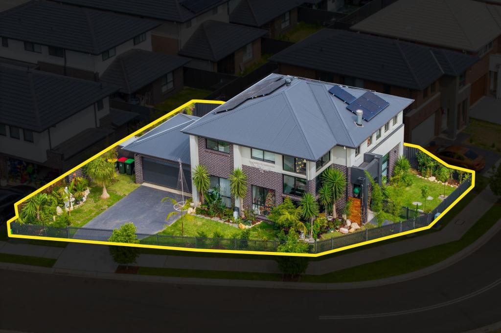 32 HUNGERFORD ST, CATHERINE FIELD, NSW 2557