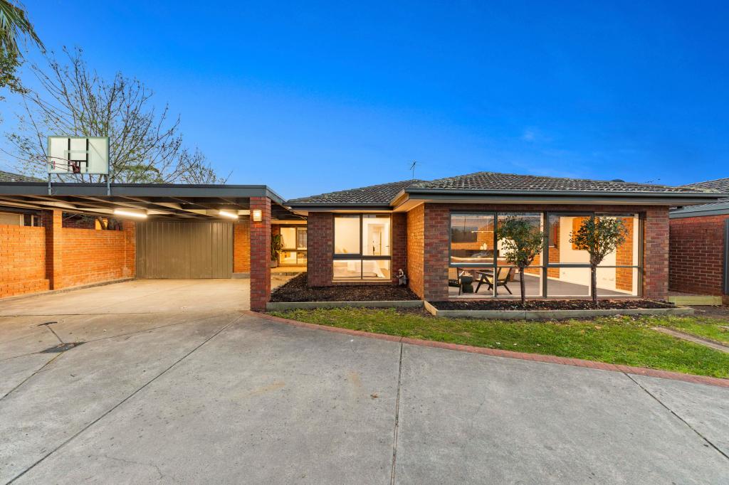 33 Collins Cres, Berwick, VIC 3806