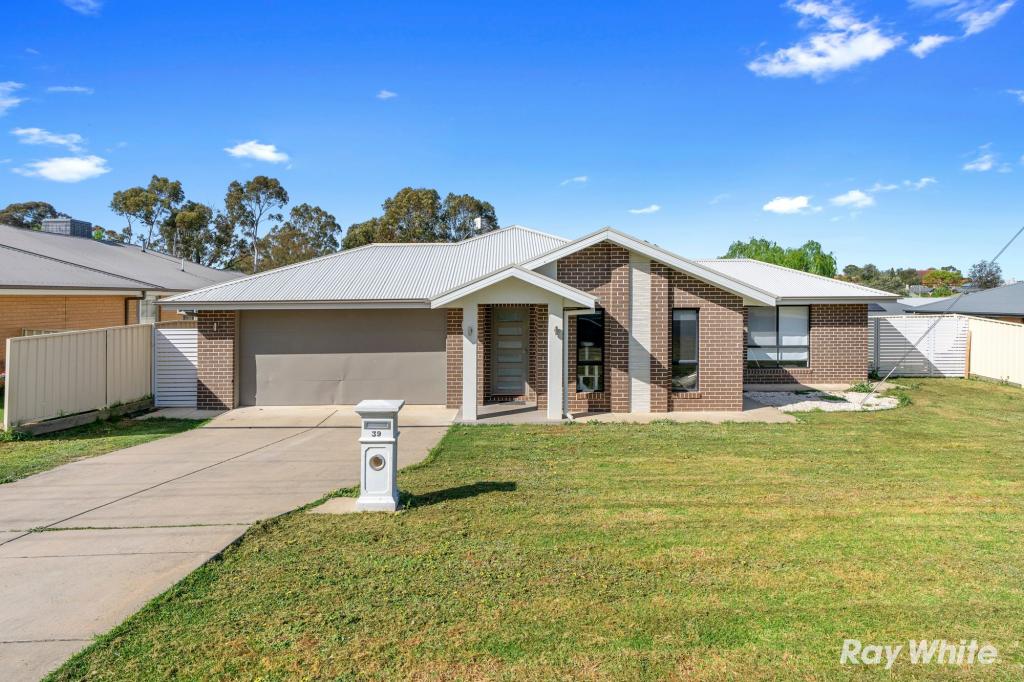 39 Waratah St, Junee, NSW 2663
