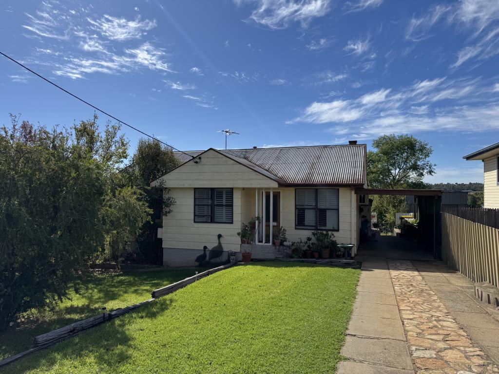 13 Clifton St, Young, NSW 2594