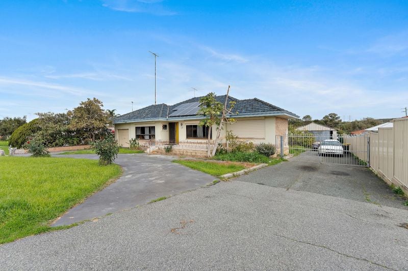 39 Hamilton Rd, Hamilton Hill, WA 6163