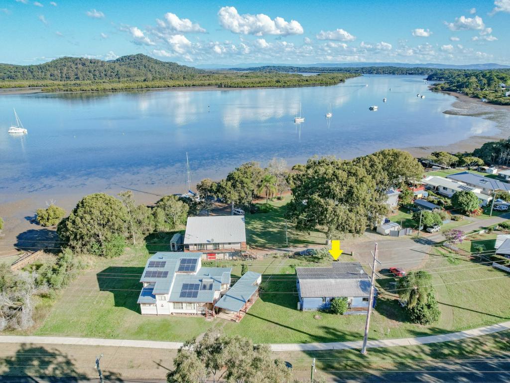 128 Canaipa Point Dr, Russell Island, QLD 4184