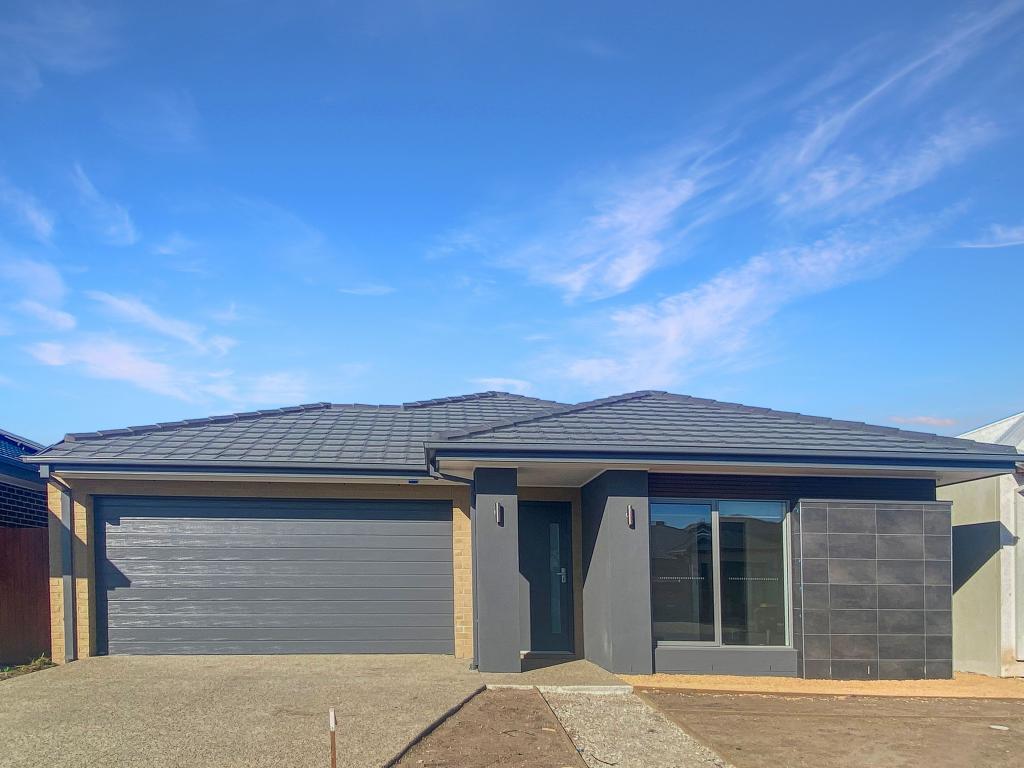 12 Craigend St, Clyde North, VIC 3978