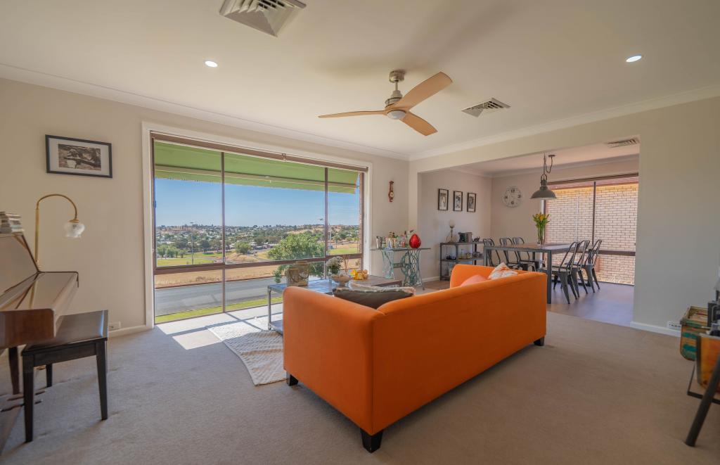 73 East St, Parkes, NSW 2870