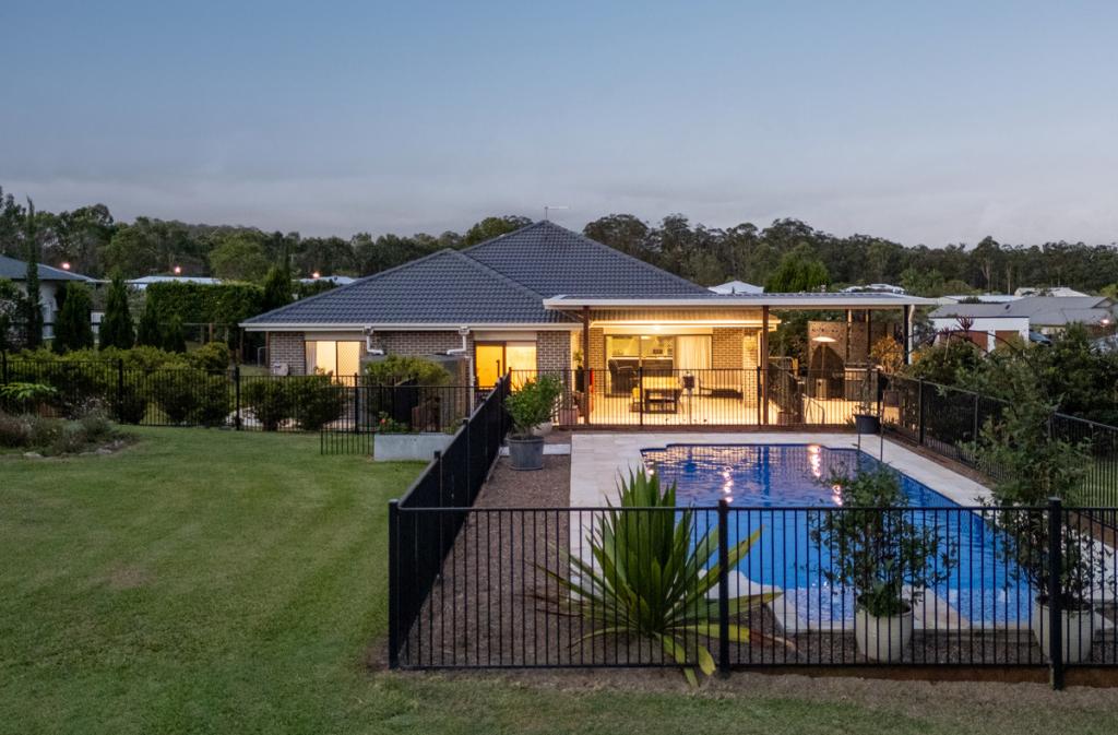 8 Country Ct, Elimbah, QLD 4516