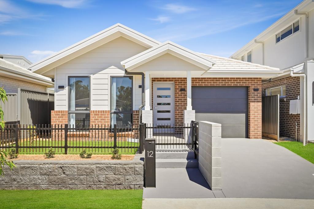 12 SHARP ST, ORAN PARK, NSW 2570