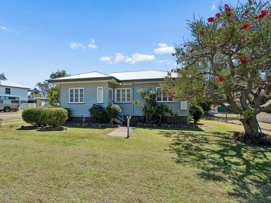 19 Bellambi St, Toogoolawah, QLD 4313