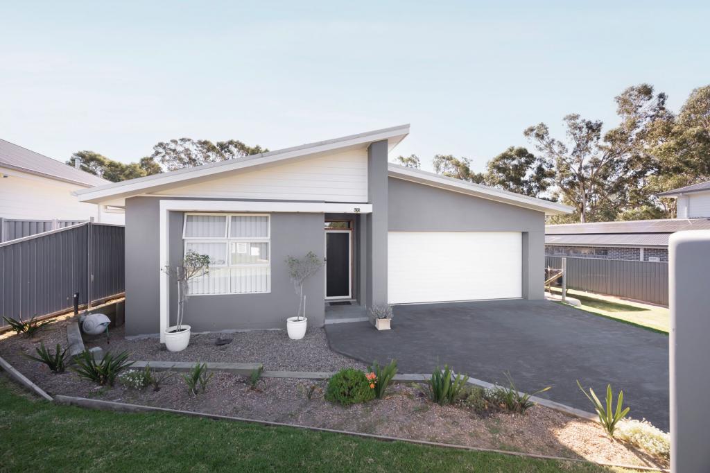 5 KURRAJONG CRES, TAHMOOR, NSW 2573