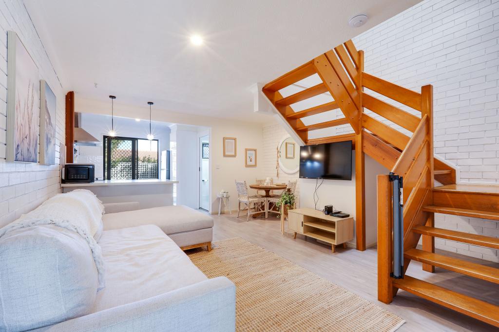 2/9 Havana Key, Broadbeach Waters, QLD 4218