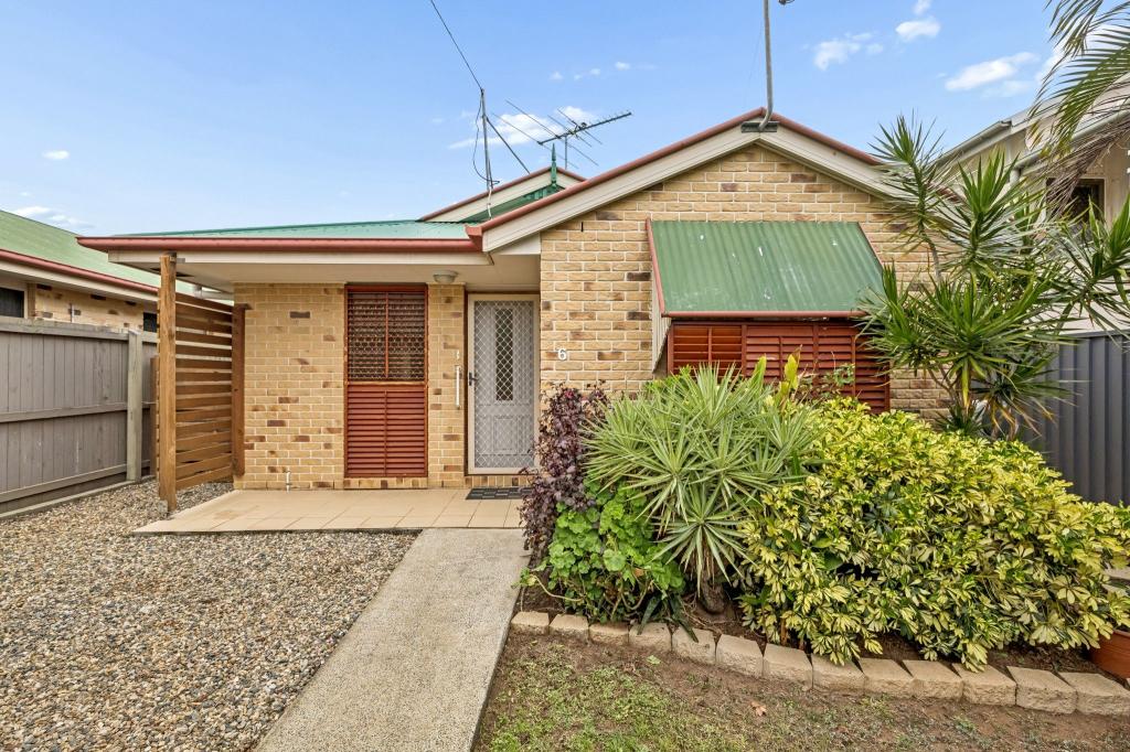 6 Mclennan St, Woody Point, QLD 4019