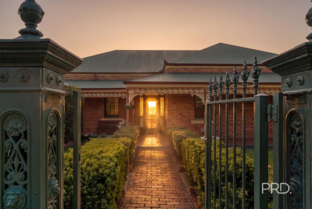 17 Andrews Ave, Kooringal, NSW 2650