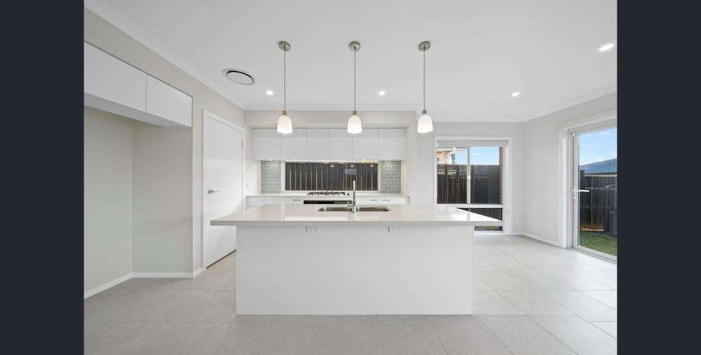 35 PIMELEA AVE, DENHAM COURT, NSW 2565