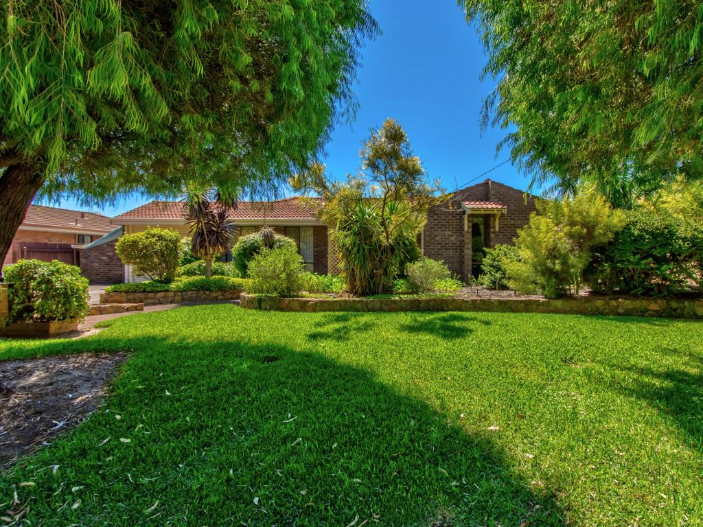 4 Casserley Rd, Rockingham, WA 6168