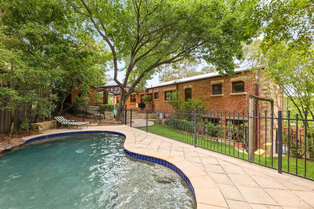 2 Dillon Cl, Barden Ridge, NSW 2234