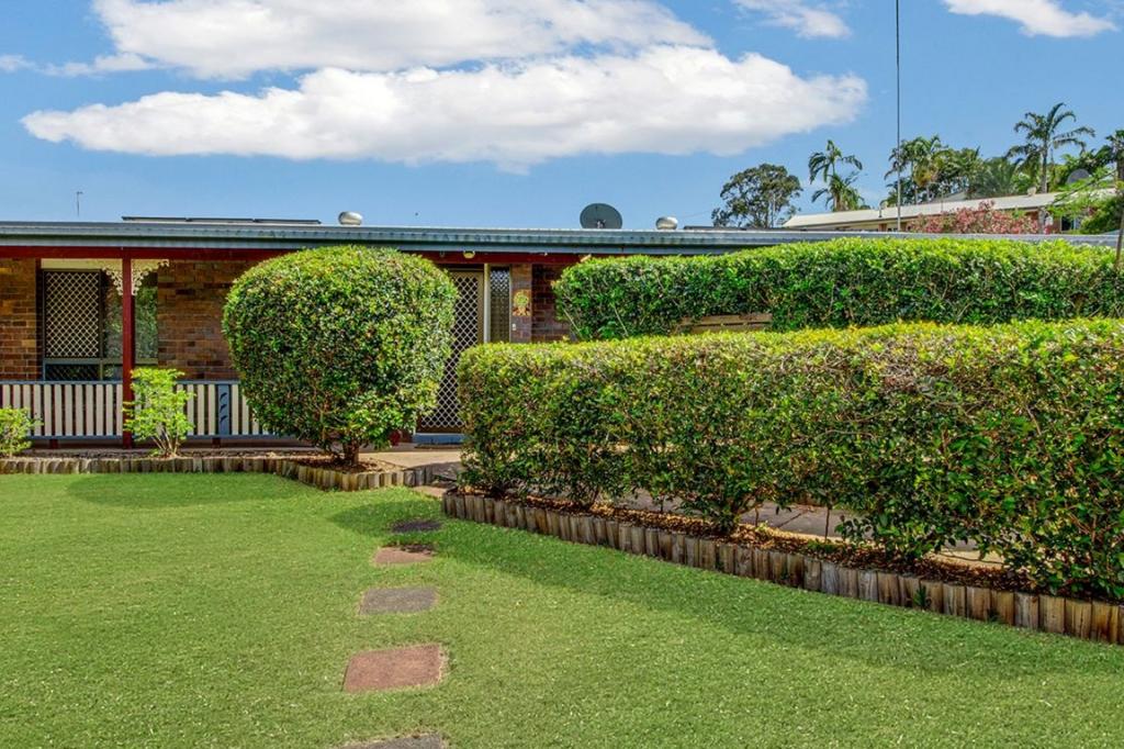 15 Waratah St, Kin Kora, QLD 4680