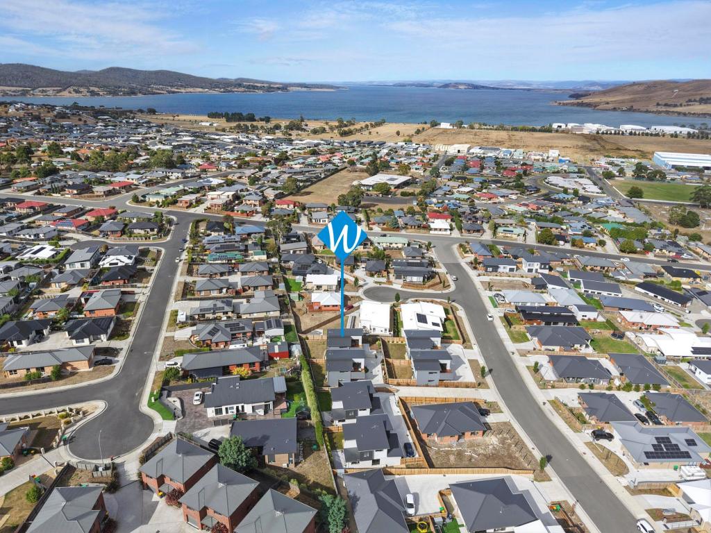 2/20 HIGHGROVE RD, ROKEBY, TAS 7019