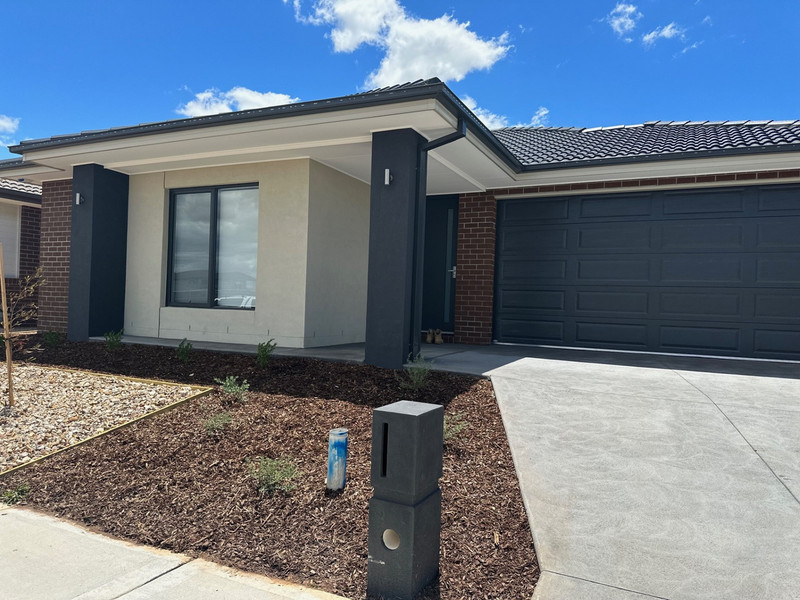 17 Skyros Rd, Fraser Rise, VIC 3336