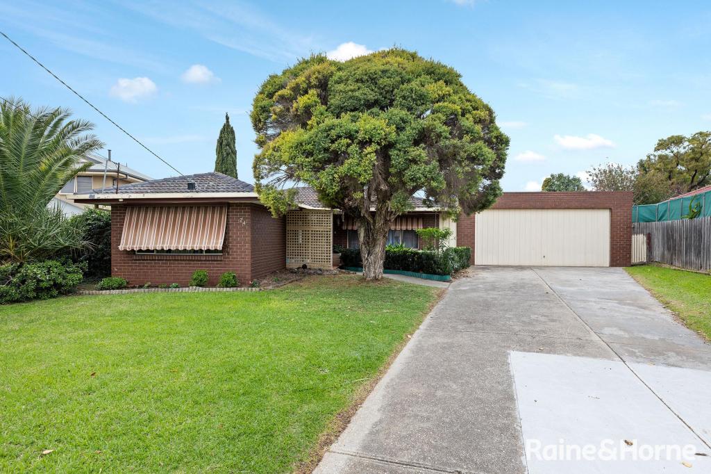 24 KERRISON AVE, ST ALBANS, VIC 3021