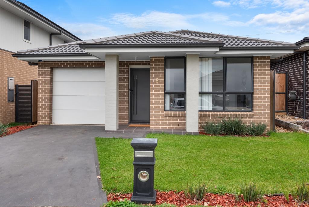 9 SWALLOW LOOP, ORAN PARK, NSW 2570