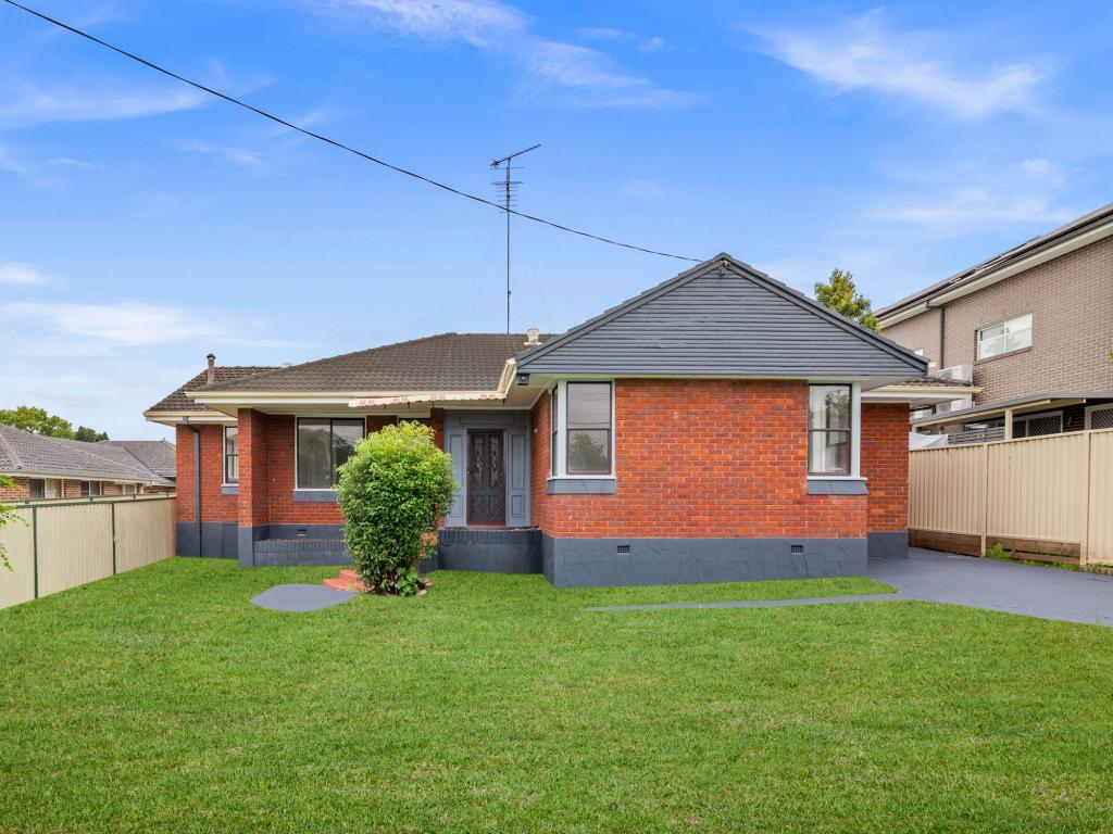 12 REDDALL ST, CAMPBELLTOWN, NSW 2560