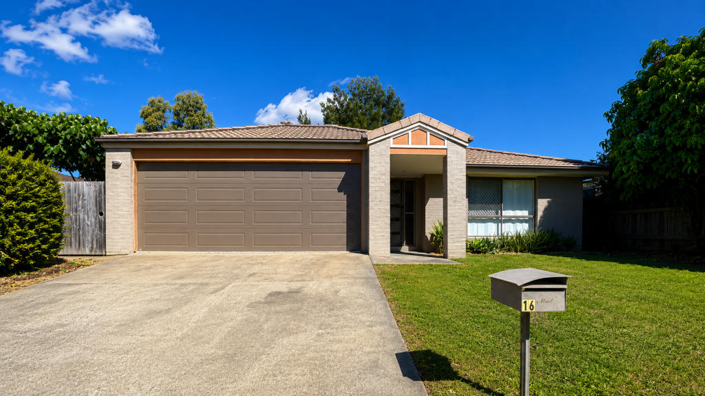 16 Tranquil St, Hillcrest, QLD 4118