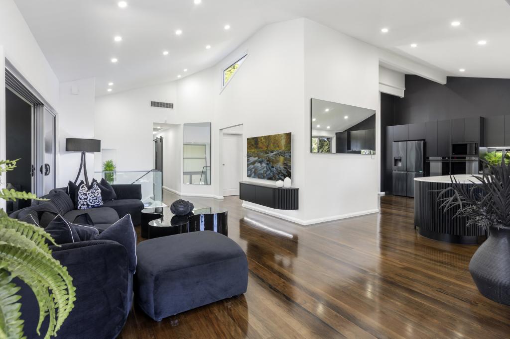 2 Downes Cl, Illawong, NSW 2234