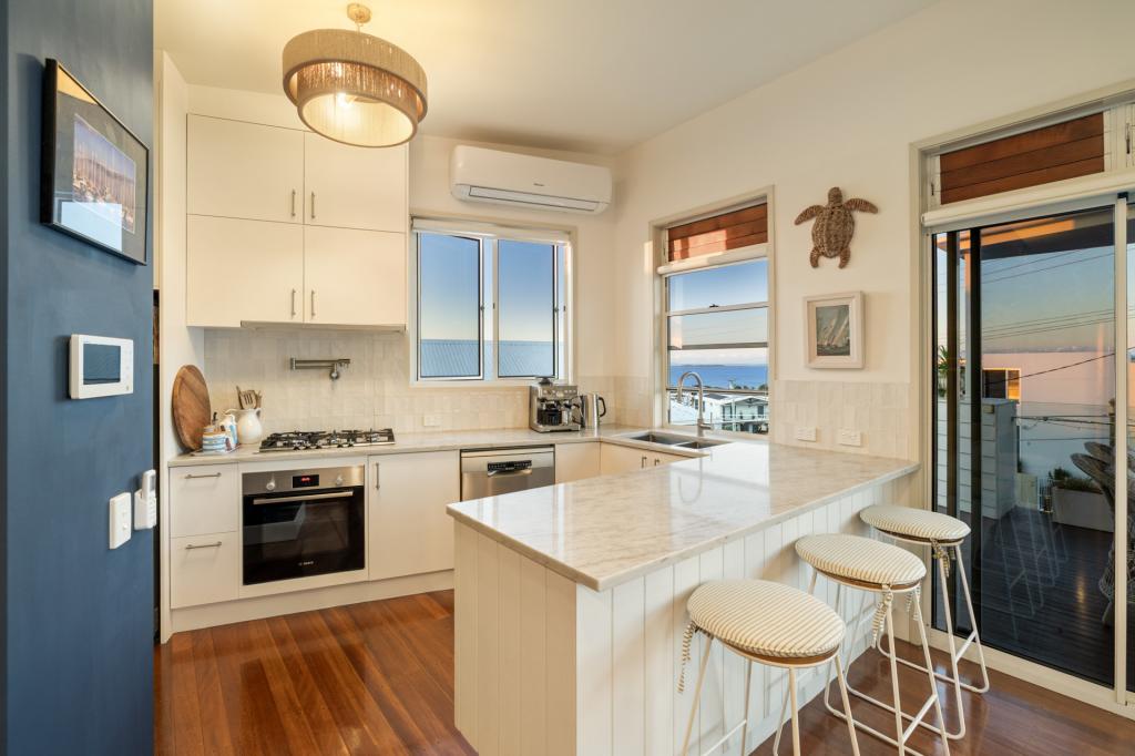 27 Arnold St, Manly, QLD 4179