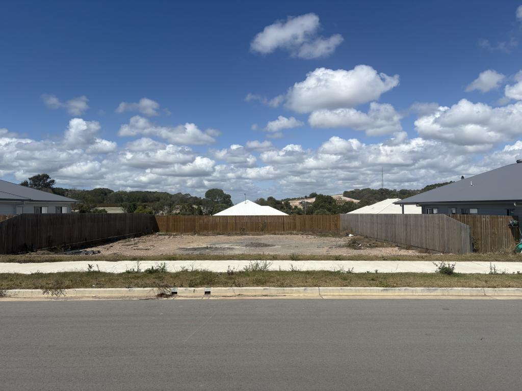 212 Christensen St, Nikenbah, QLD 4655