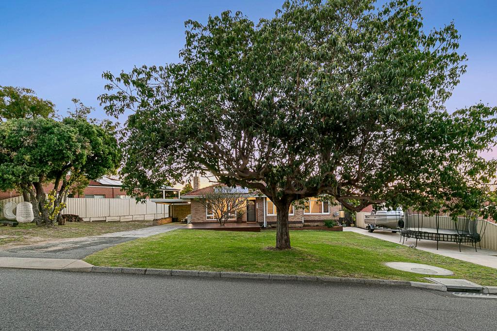 17 Hornsby St, Melville, WA 6156