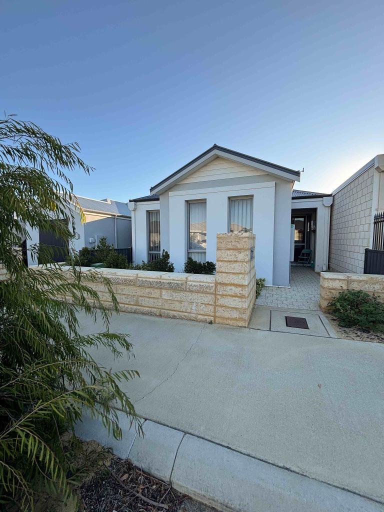 10 LOFTER WAY, YANCHEP, WA 6035