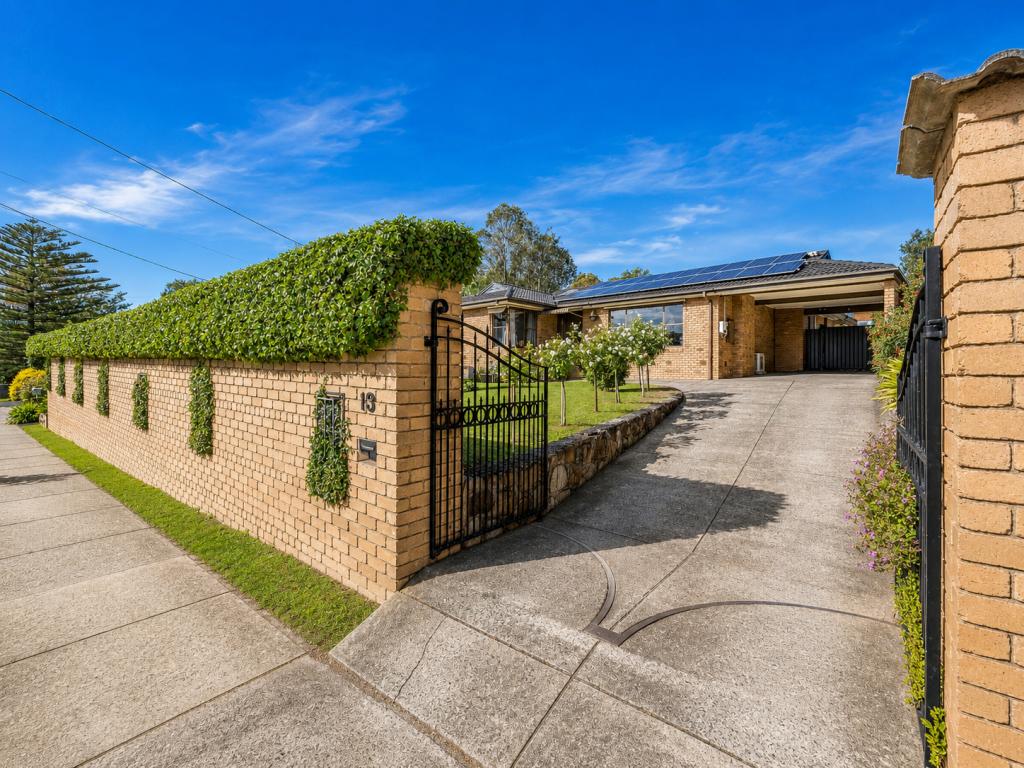16 Balmoral St, Kilsyth, VIC 3137