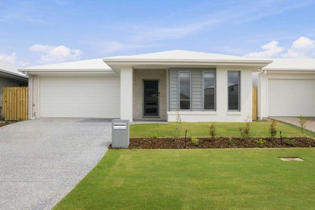 7 Valley St, Banya, QLD 4551
