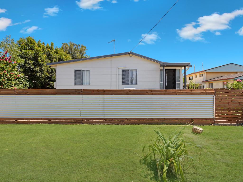 49 Bideford St, Torquay, QLD 4655