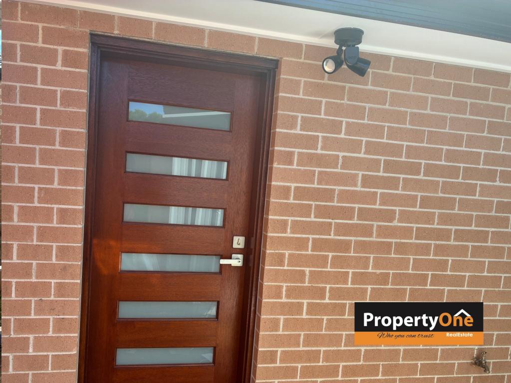 1/9 Boyer Pl, Minto, NSW 2566