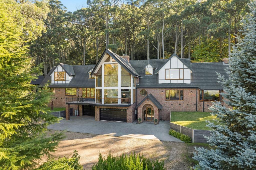 92 Douglas Rd, Mount Macedon, VIC 3441