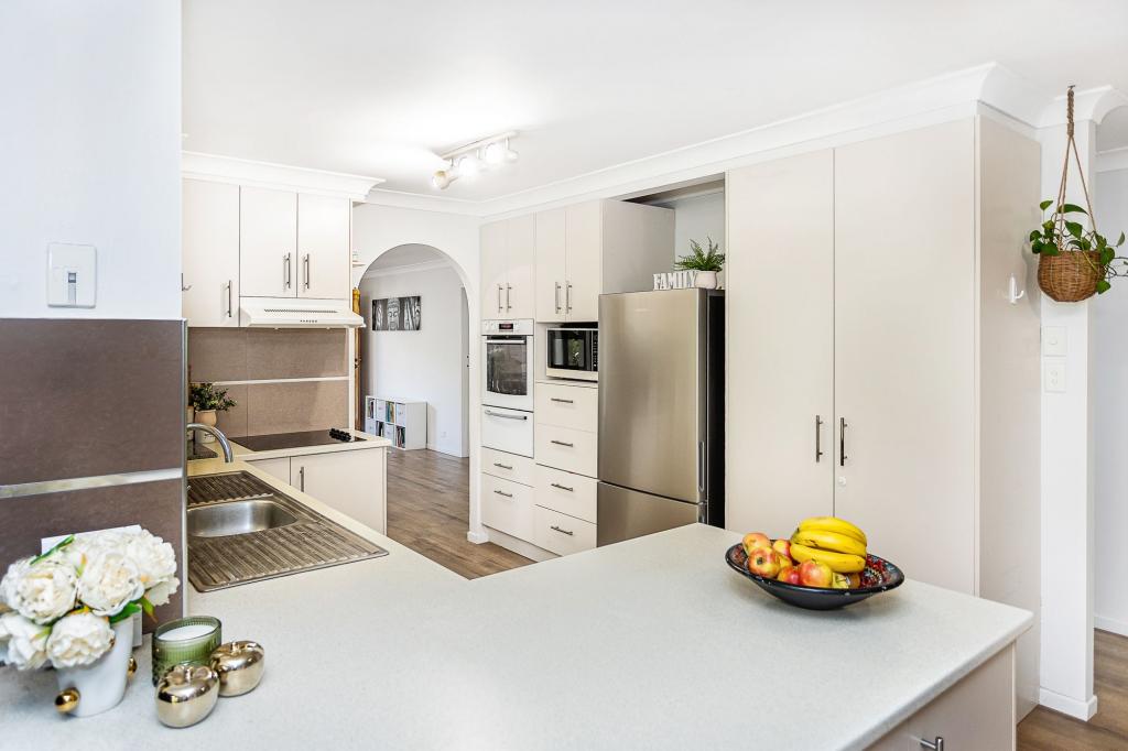 10 Dewar Ct, Highland Park, QLD 4211