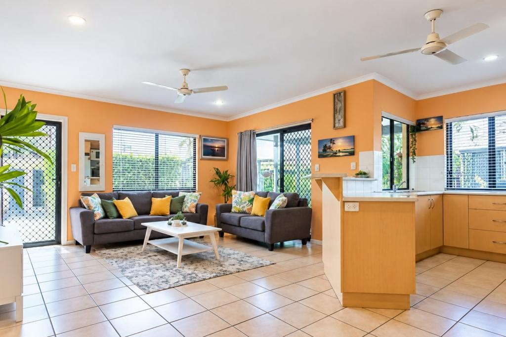 17/16 Beach Rd, Cannonvale, QLD 4802